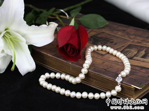 珍珠种类繁多佩戴有讲究 常见四种体型的搭配方法【珍珠搭配】 